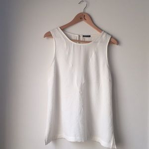 DYNAMITE Sleeveless Top